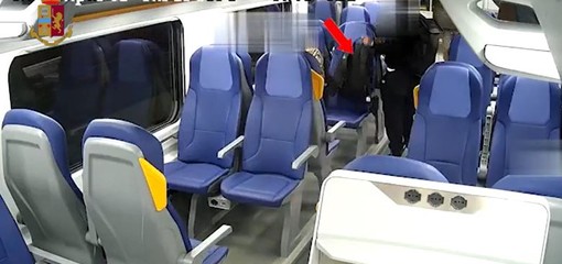 Furti seriali sui treni, tre arresti e undici denunce della polizia, tra la refurtiva anche due pistole (VIDEO)