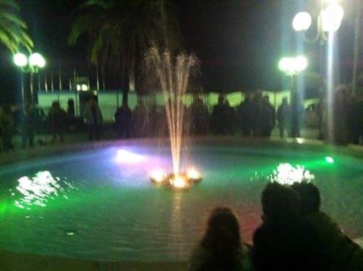 Albenga, torna a vivere la fontana di piazza Marconi