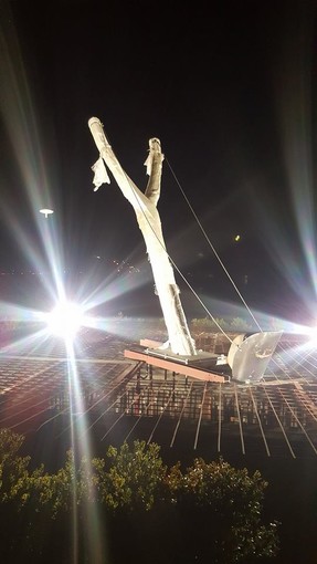 Albenga, sabato l'inaugurazione della monumentale Fionda opera di Giuliano Ottaviani