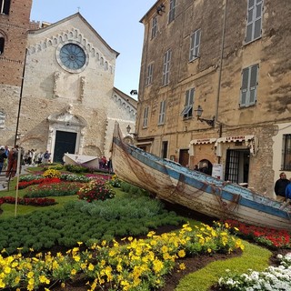 Fior d'Albenga diventa concorso con "Un'Aiuola da Favola" Fior d'Albenga diventa concorso con "Un'Aiuola da Favola"