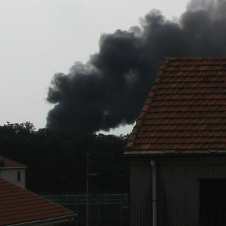Incendio alla Zinox di Vado Ligure: la procura della Repubblica apre un inchiesta, ma per l'Ansa a bruciare erano solo "pancali" di plastica
