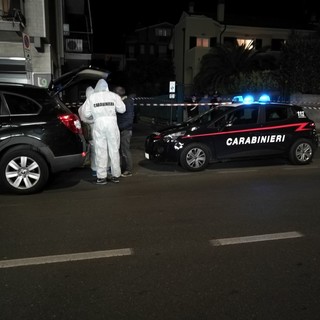 Tentato omicidio in un box a Loano: 23enne gambizzato con colpo di pistola (FOTO e VIDEO)