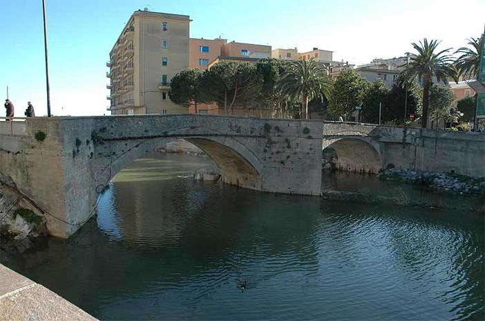 Il ripascimento delle spiagge di Finale passa dall'alveo dello Sciusa Il ripascimento delle spiagge di Finale passa dall'alveo dello Sciusa