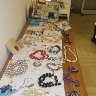 Raggirano un anziano e gli rubano denaro e gioielli, tre giovani torinesi arrestati