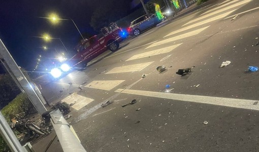 Ceriale, violento schianto tra scooter e auto sull’Aurelia: morta una delle giovani coinvolte Ceriale, violento schianto tra scooter e auto sull’Aurelia: morta una delle giovani coinvolte