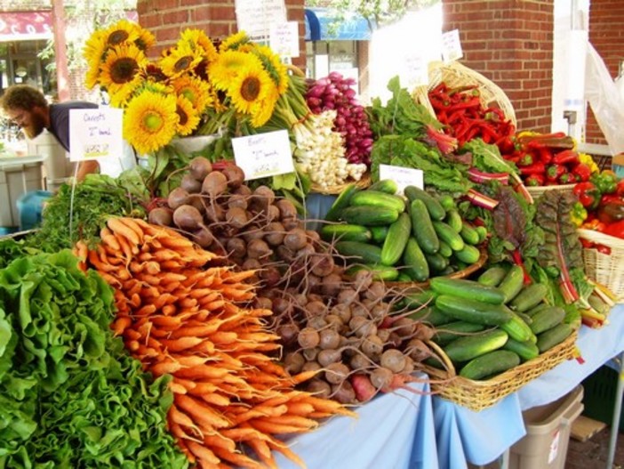Savona: in crescita i farmers market mentre crisi per i fast food Savona: in crescita i farmers market mentre crisi per i fast food