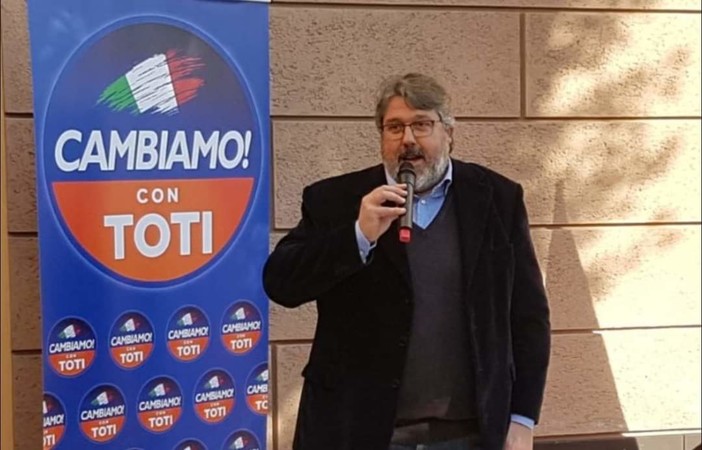 Vaccarezza ("Cambiamo"): "Sbigottito dal post di Stefano Giordano indirizzato al presidente Toti, su temi così delicati credo sia meglio lasciare da parte la polemica politica" Vaccarezza ("Cambiamo"): "Sbigottito dal post di Stefano Giordano indirizzato al presidente Toti, su temi così delicati credo sia meglio lasciare da parte la polemica politica"