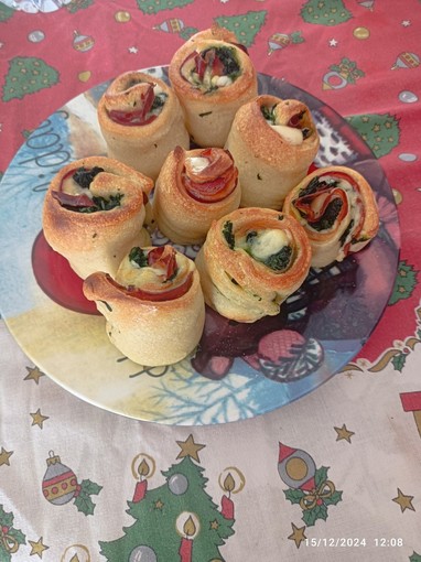 Le ricette di Tiziana: Fiori natalizi Le ricette di Tiziana: Fiori natalizi