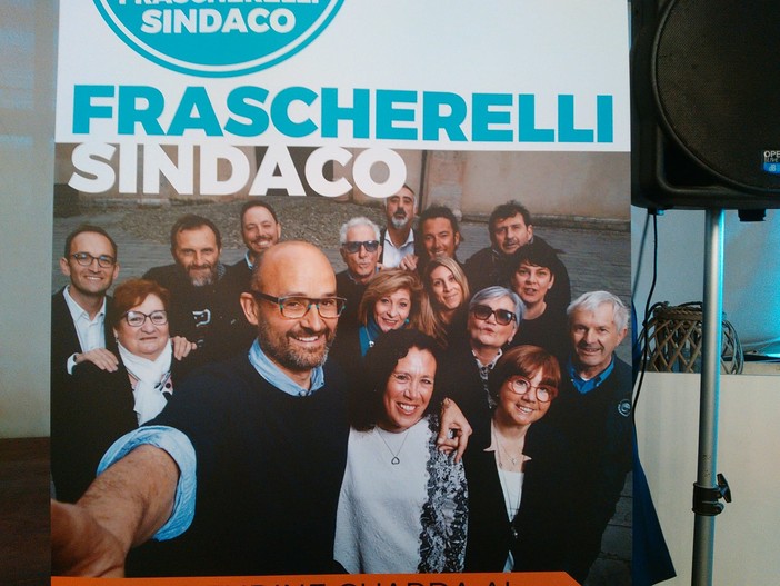 Finale Ligure: il sindaco uscente Ugo Frascherelli svela la nuova squadra nella Sala Boncardo (VIDEO) Finale Ligure: il sindaco uscente Ugo Frascherelli svela la nuova squadra nella Sala Boncardo (VIDEO)