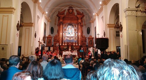 Dolore e incredulità oggi ad Alassio, durante l'ultimo saluto ad Ennio Pogliano (FOTO) Dolore e incredulità oggi ad Alassio, durante l'ultimo saluto ad Ennio Pogliano (FOTO)