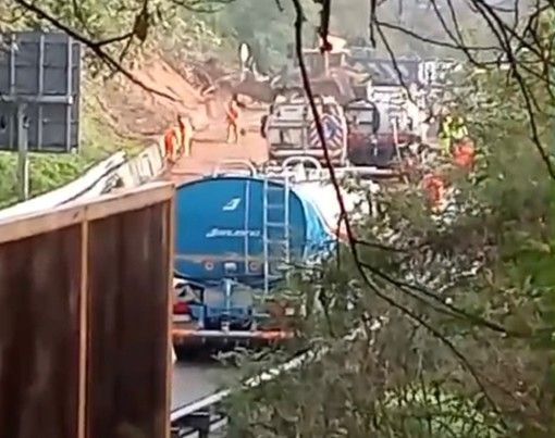 Frana sulla A6, permane la chiusura della tratta Ceva-Millesimo Frana sulla A6, permane la chiusura della tratta Ceva-Millesimo