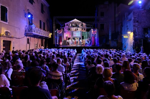 24 spettacoli e 11 prime nazionali: scalda i motori la 58esima edizione del "Festival Teatrale di Borgio Verezzi"