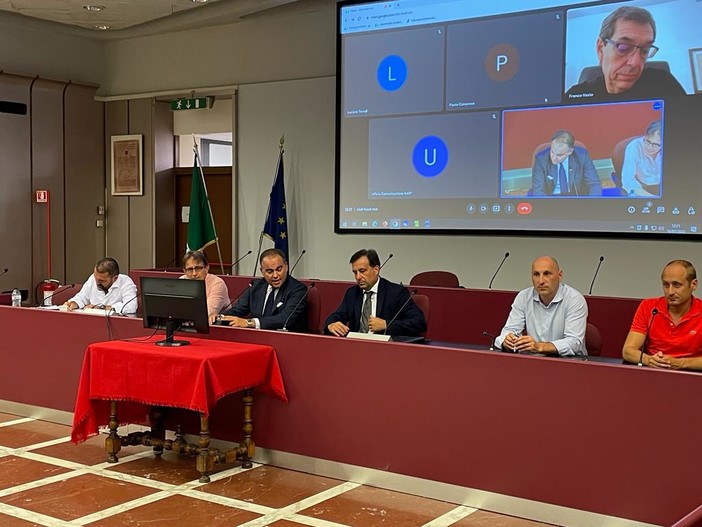 Decreto Funivie, pronto un emendamento con la richiesta di nuovi poteri al commissario e per implementare i fondi: "Se cade il Governo però sarebbe un problema" Decreto Funivie, pronto un emendamento con la richiesta di nuovi poteri al commissario e per implementare i fondi: "Se cade il Governo però sarebbe un problema"