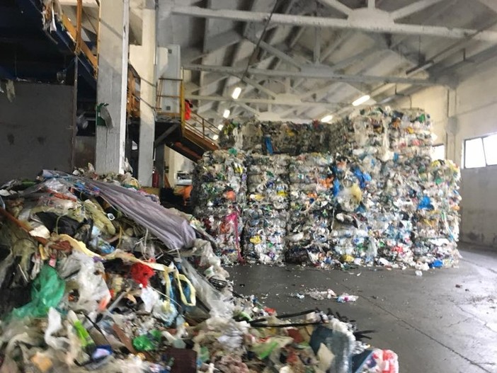 Cairo, conferimento nel centro di raccolta limitato agli automezzi non superiori alle 3,5 tonnellate