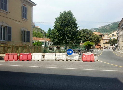 Apertura del ponte a Finalborgo, Frascherelli e Guzzi rispondono a Ferrari: &quot;La rotonda, seppur provvisoria, ha risolto problemi di sicurezza stradale&quot;