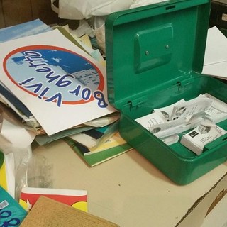 Ladri in azione nella notte nella gastronomia "Bravo" di Borghetto, i commercianti:"Chiediamo più sicurezza"