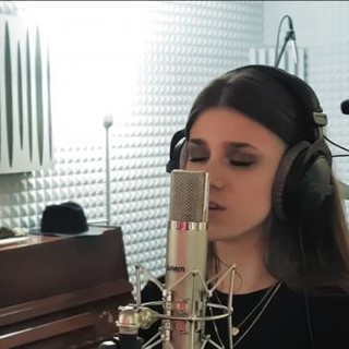 “Sempre con me”, dal 21 febbraio il nuovo singolo di Francesca Lina