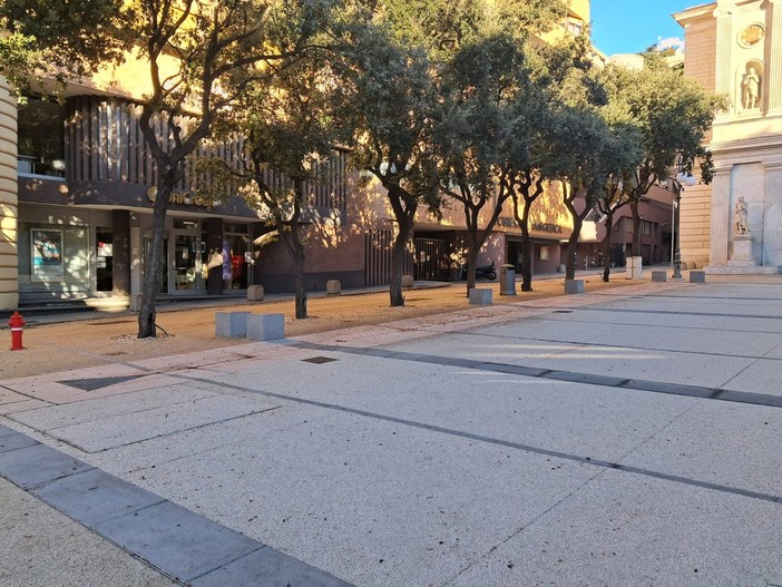 Savona, ancora problemi per la fontana di piazza Diaz: ferma per un guasto alla pompa Savona, ancora problemi per la fontana di piazza Diaz: ferma per un guasto alla pompa