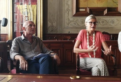 La presidente di Tpl Linea Simona Sacone (a destra) insieme al direttore generale Giovanni Ferrari Barusso (a sinistra)