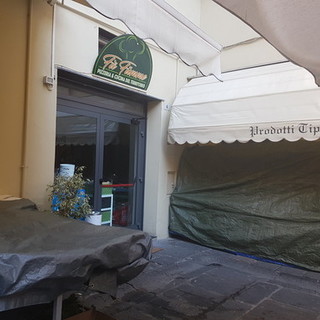 Ancora danneggiamenti alla Pizzeria "Fa Fumme". I titolari: "Episodi continui, speriamo non faccia male a qualcuno"