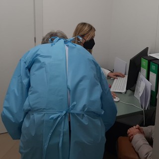 Via alle vaccinazioni AstraZeneca nella farmacia Piemontese di Savona: la prima a partire nel savonese (FOTO e VIDEO)