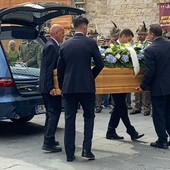 Albenga saluta Sara Roba, il maresciallo di 31 anni morta nello schianto sull'Aurelia