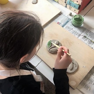 Ad Albisola Superiore ceramiche solidali e non solo