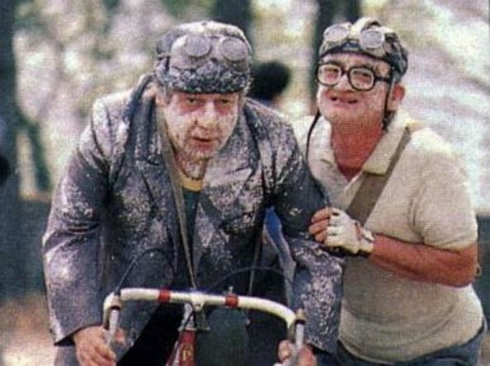 Varazze, torna il Trofeo Fantozzi: in Lungomare Europa la "Coppa del Mondo per Corridori Ipodotati" Varazze, torna il Trofeo Fantozzi: in Lungomare Europa la "Coppa del Mondo per Corridori Ipodotati"