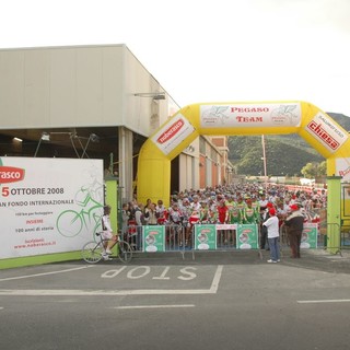 Albenga:gran fondo Noberasco, finale col botto