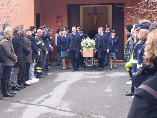 Savona, l'ultimo commosso saluto alla Vice Questore Rosalba Garello: "Dottoressa non la dimenticheremo" Savona, l'ultimo commosso saluto alla Vice Questore Rosalba Garello: "Dottoressa non la dimenticheremo"
