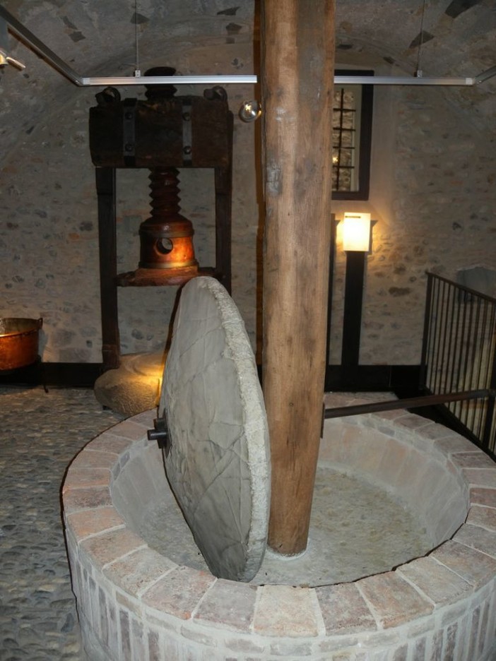 Albenga: Sommariva festeggia i 100 anni di attività pensando alla solidarietà con Basta Poco Onlus