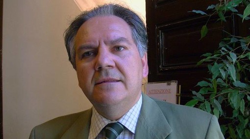 Liceo Calasanzio di Carcare, il professor Fulvio Bianchi torna a fare il preside: "Un'opportunità non prevista ma gradita" Liceo Calasanzio di Carcare, il professor Fulvio Bianchi torna a fare il preside: "Un'opportunità non prevista ma gradita"