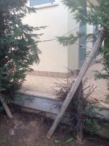 Borghetto, filo teso nel parco giochi e bambino si ferisce, Villa:"Non deve accadere mai più"