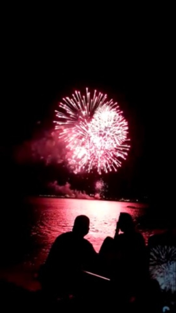 Fuochi d'artificio, spettacolo nelle due Albisole Fuochi d'artificio, spettacolo nelle due Albisole