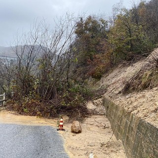 Roccavignale, frana in località Camponuovo. Il sindaco Fracchia: "Siamo riusciti a riaprire la strada"