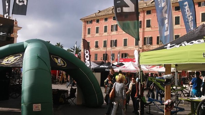 Atleti alla scoperta del territorio: successo per la Finale Enduro World Series Atleti alla scoperta del territorio: successo per la Finale Enduro World Series