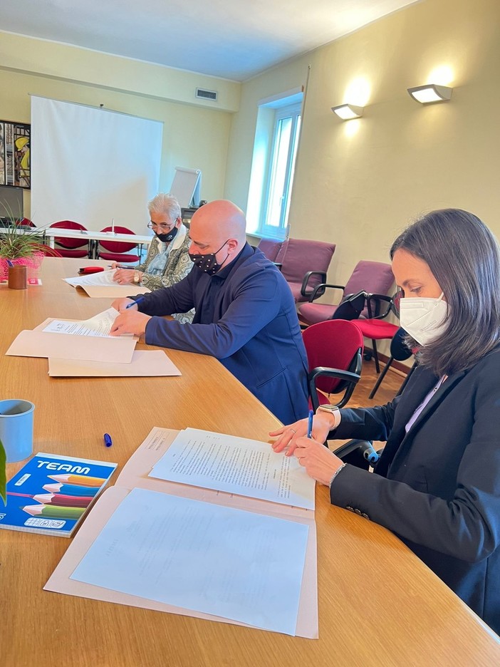 Reinserimento lavorativo persone con disabilità: rinnovata sottoscrizione accordo operativo territoriale tra Regione, Inail e Anmil Reinserimento lavorativo persone con disabilità: rinnovata sottoscrizione accordo operativo territoriale tra Regione, Inail e Anmil