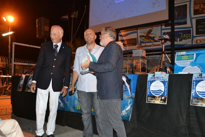 Un "mare di folla" per festeggiare la Bandiera Blu di Spotorno