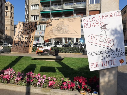 Stop al femminicidio e il vaccino contro il patriarcato: a Savona lo sciopero dell'8 marzo in piazza Giulio II
