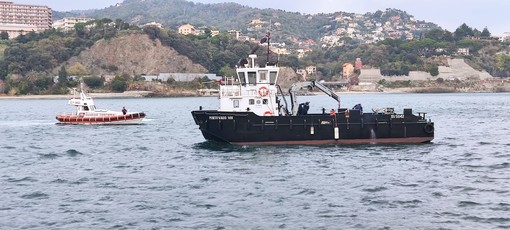 Savona, sversamento in mare di prodotto inquinante: è un’esercitazione antinquinamento della Capitaneria di porto