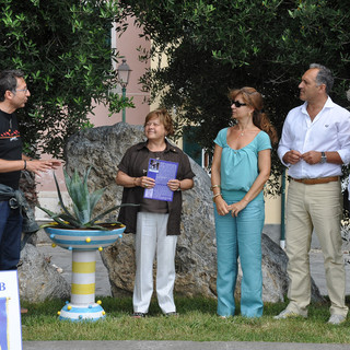 Inaugurate nei due Comuni albisolesi le fioriere di Roberto Giannotti