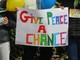 Quiliano, un flash mob delle scuole per la pace sulle note di "Give Peace a Chance" (FOTO E VIDEO) Quiliano, un flash mob delle scuole per la pace sulle note di "Give Peace a Chance" (FOTO E VIDEO)