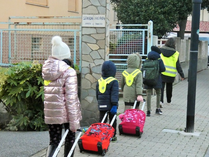 Ad Albissola Marina inaugurata nuova linea del "Pedibus": è la terza Ad Albissola Marina inaugurata nuova linea del "Pedibus": è la terza