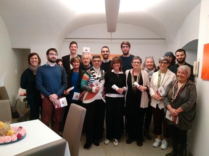 Tiziana Cileto presenta la squadra completa "Per Finale" e punta sui giovani e sulle competenze specifiche (VIDEO)