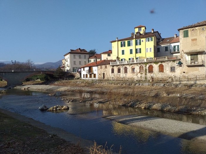 Carcare, lavori di somma urgenza nel fiume Bormida: botta e risposta tra Mirri e Bologna