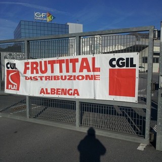 Lavoratori Fruttital: "Noi siamo cortesamente invitati a non entrare"