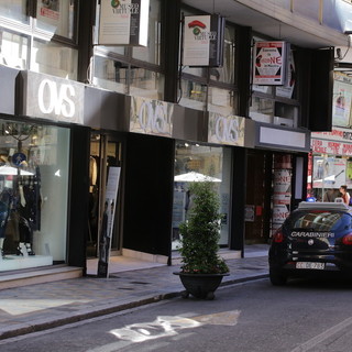 Rubano bigiotteria all'Ovs di Sanremo: quattro ragazze minorenni di Andora denunciate dai carabinieri