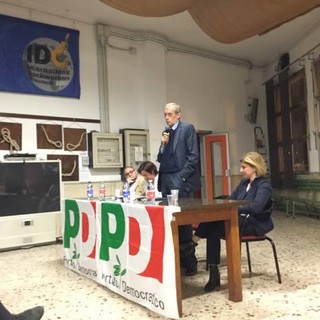 Fassino a Savona per la mozione Renzi: "Ottimo risultato in Liguria e in tutta Italia, confortante in vista delle primarie del 30"