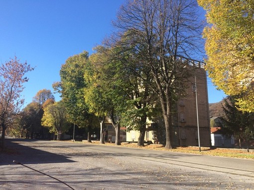 Addio a binari dell'ex Ferrania: nuovo asfalto in un tratto di viale della Libertà