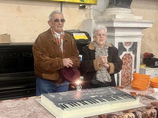 Tovo S. Giacomo, festa a sorpresa per i 90 anni di "Mimmo du Re" (FOTO)